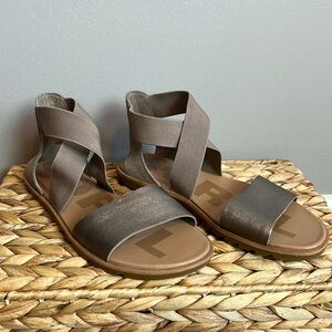 NWOT Sorel Ella II Flat Sandals 6